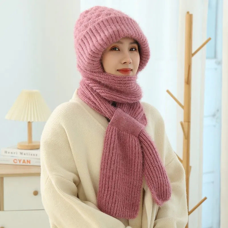 Woman wearing a knit hood with scarf