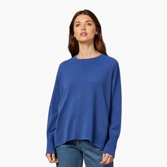 Women’s Oversized Knitted Sweater with Long Sleeves and Round Neck