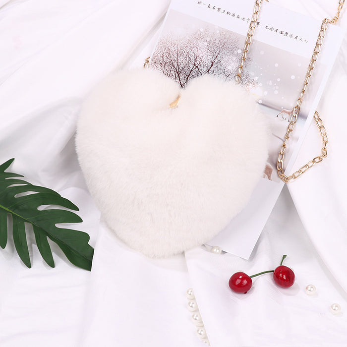 Kinsley | Heart-Shaped Fluffy Shoulder Bag with Gold Chain